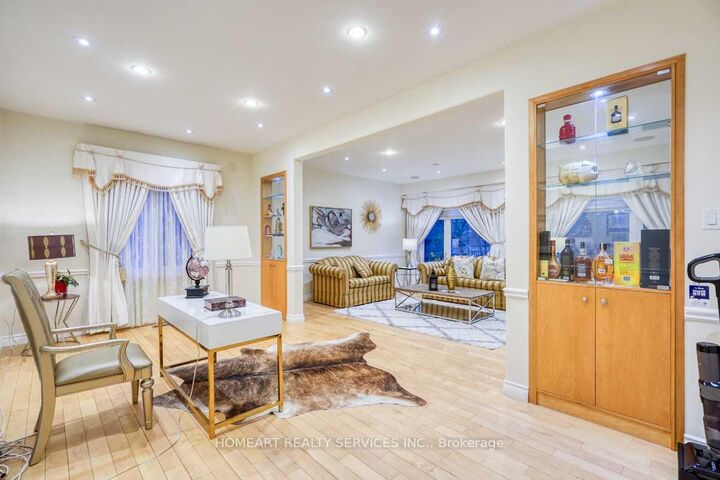 Property Photo: 69 Ava Crescent ON L4B 2X5