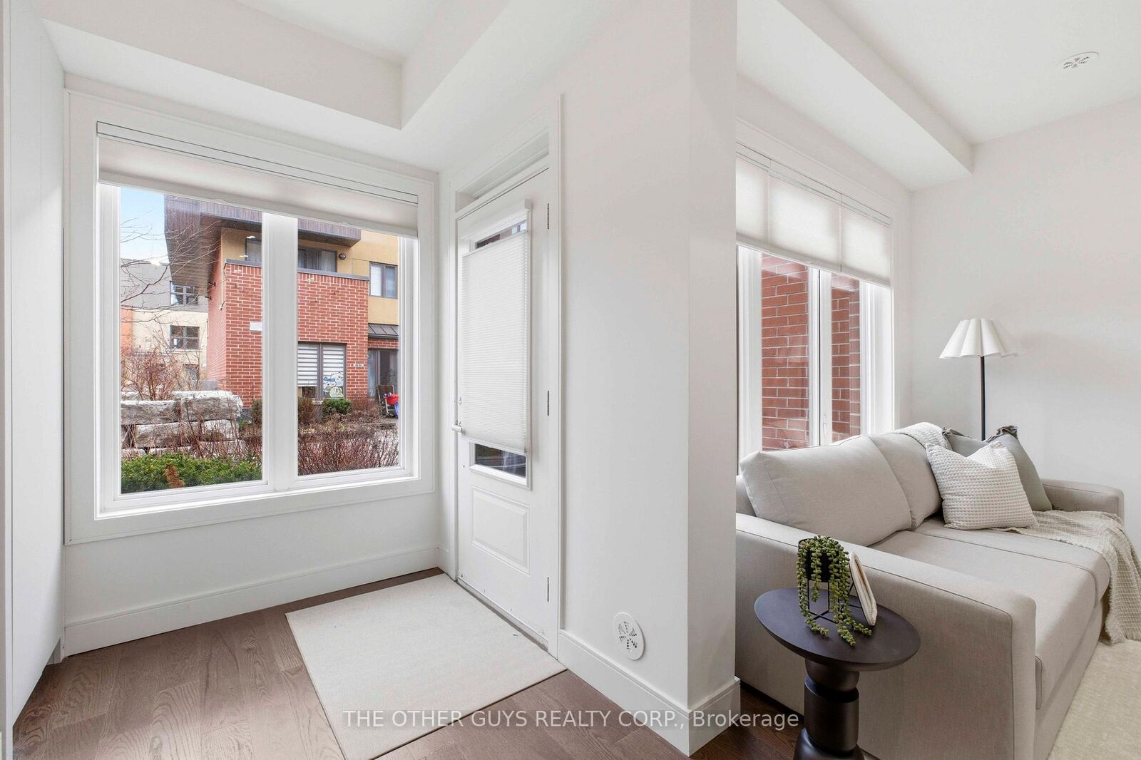 Property Photo: 9R Clintwood Gate 18 ON M3A 0A8