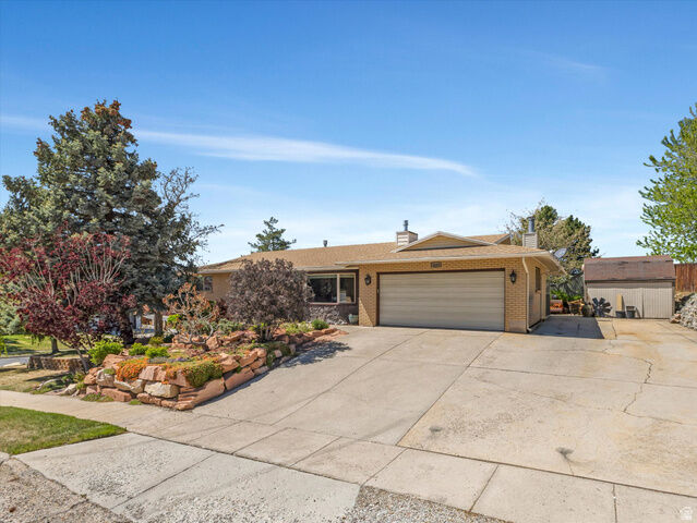 Property Photo:  1969 E Falconhurst Cir S  UT 84092 