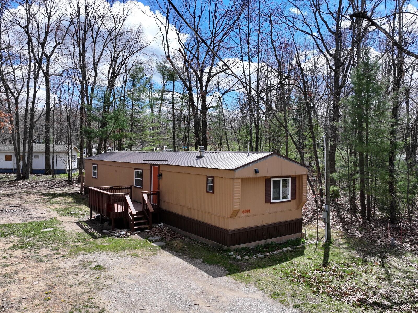 Property Photo:  6091 Kellogg Drive  MI 49735 