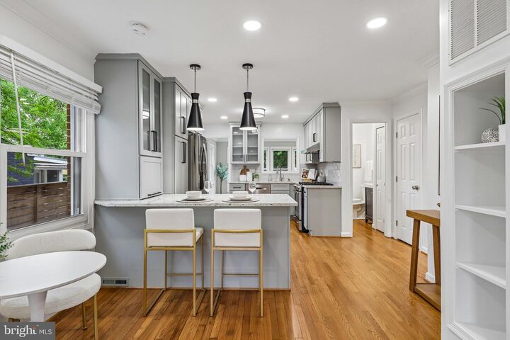 Property Photo:  305 Ashby Street  VA 22305 