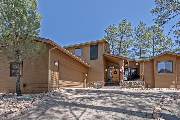 Property Photo: 2406 E Scarlet Bugler Circle AZ 85541