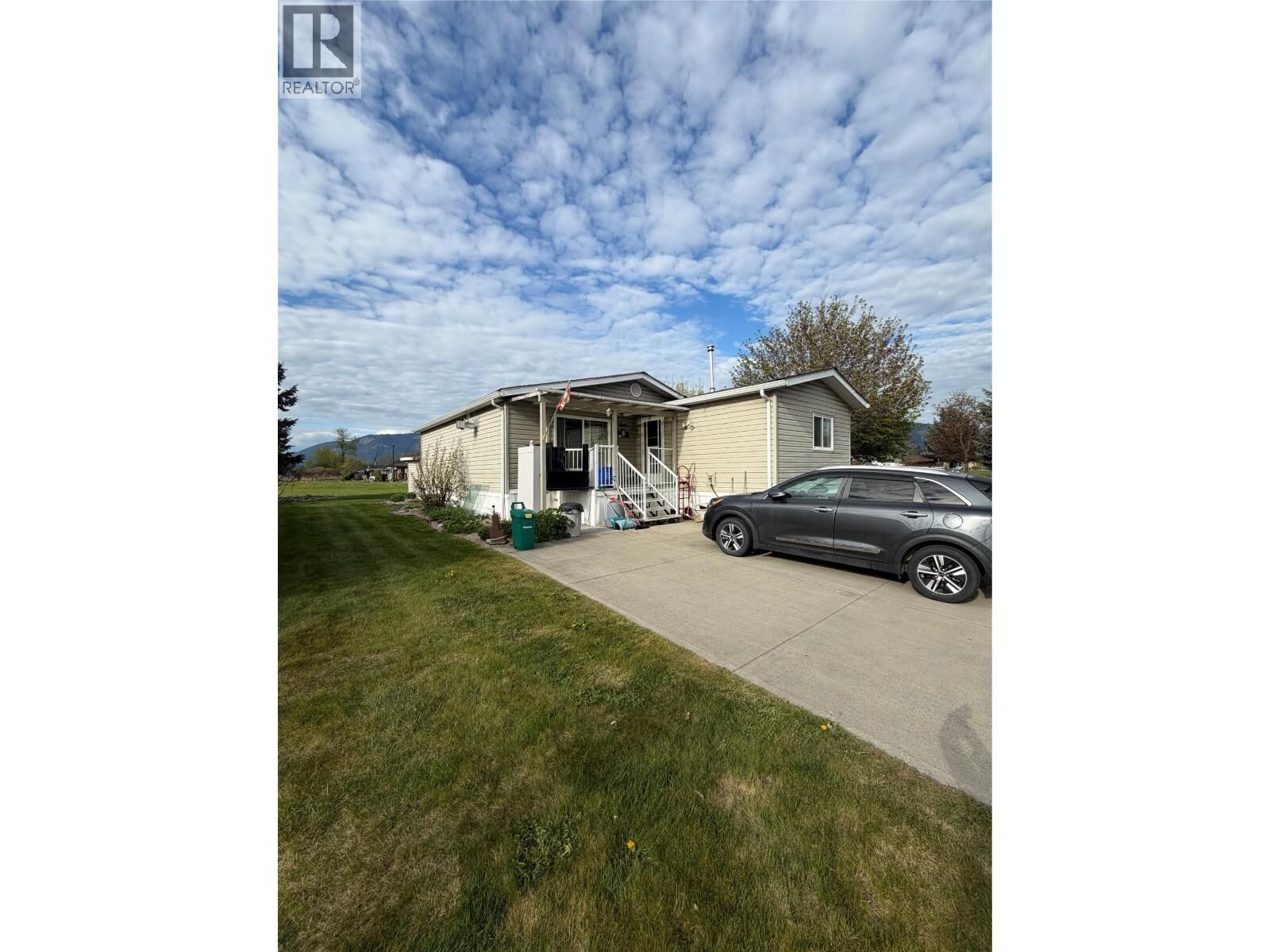 Property Photo:  601 Beatty Avenue Northwest 5  BC V1E 3J6 
