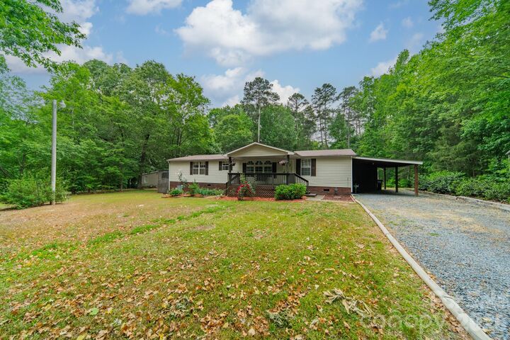 Property Photo:  13753 Saint Thomas Drive  NC 28163 