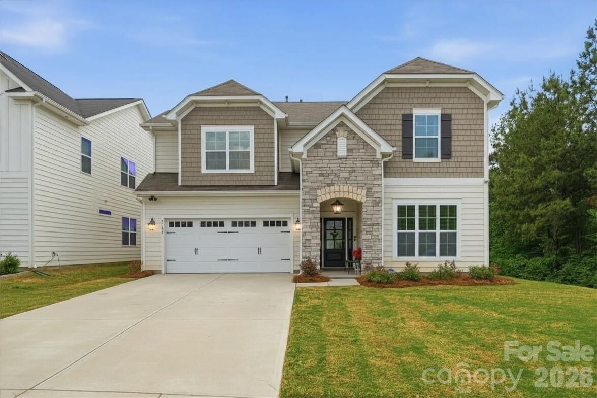 Property Photo:  8105 Rolling Wheels Road  NC 28215 