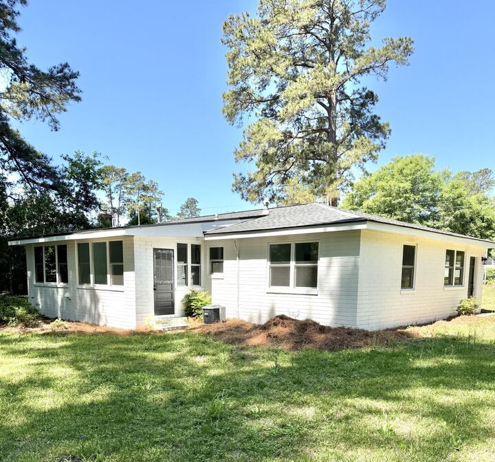 Property Photo:  944 Park Street  SC 29115 