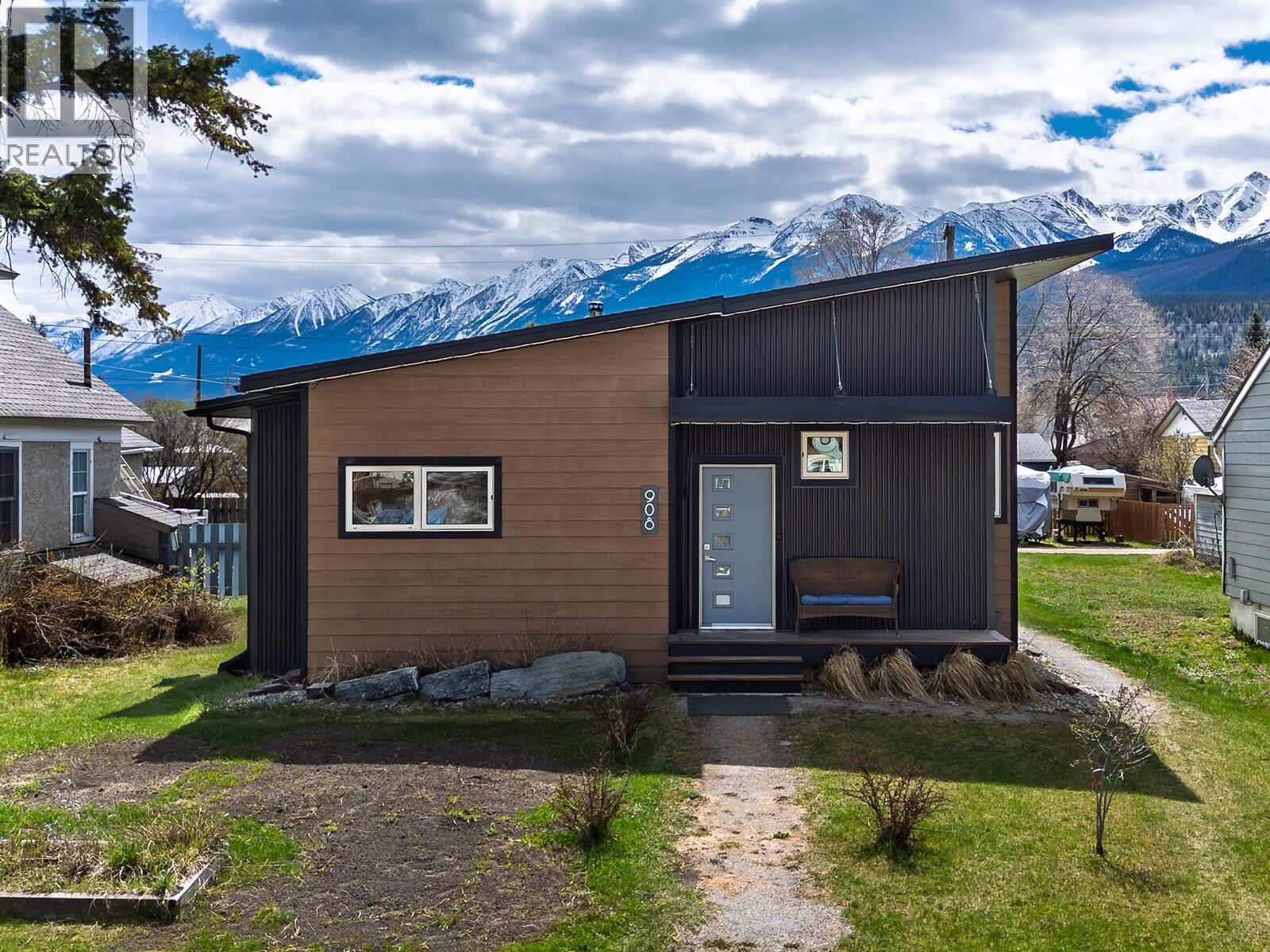 Property Photo: 908 12th Street South BC V0A 1H0