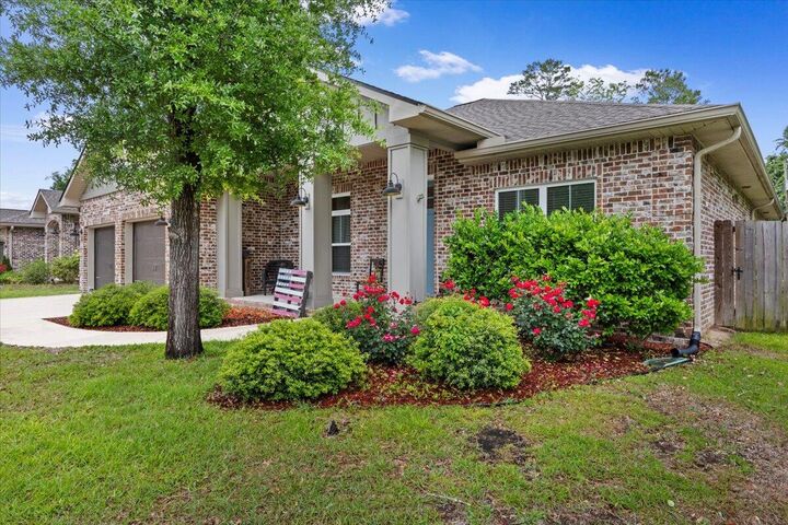 Property Photo:  98 Star Drive  FL 32547 