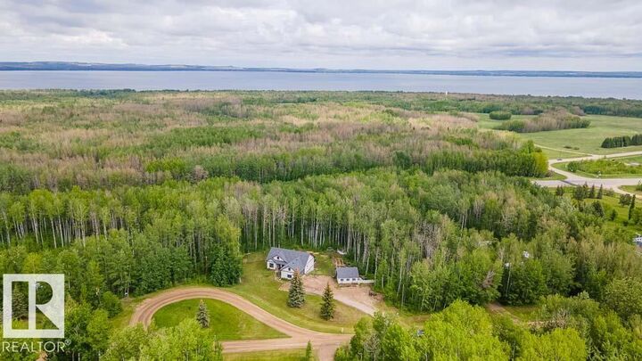 Property Photo: 465070 Rge Road 20 AB T0C 2V0