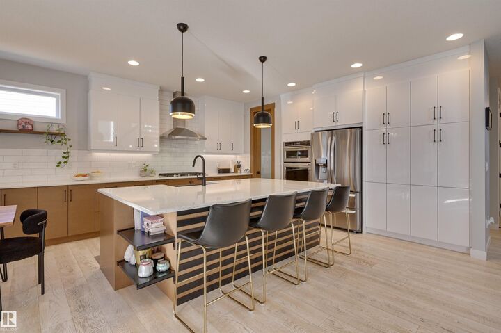 Property Photo: 550 Eagleson Wynd NW AB T6M 0Y4