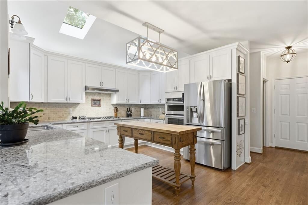 Property Photo:  211 Cabin Creek Court  GA 30189 