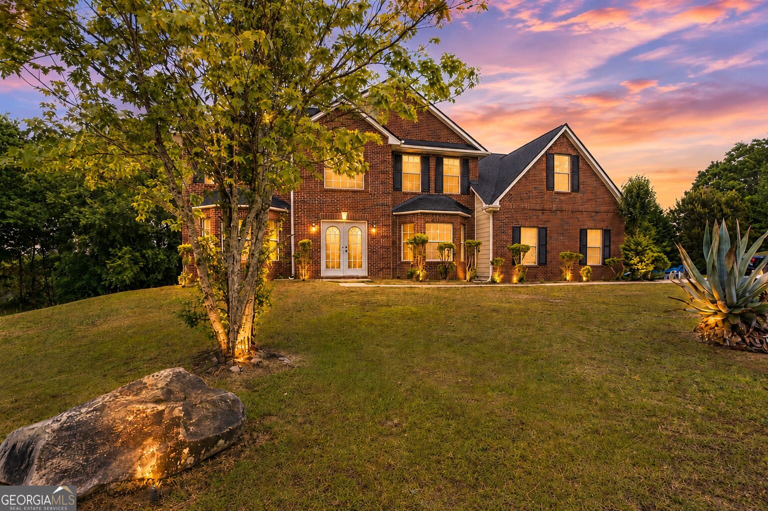 Property Photo: 1592 Rogers Crossing Drive GA 30058