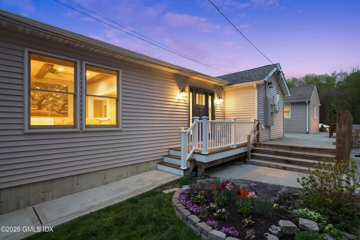 Property Photo:  18 Moshier Street  CT 06831 