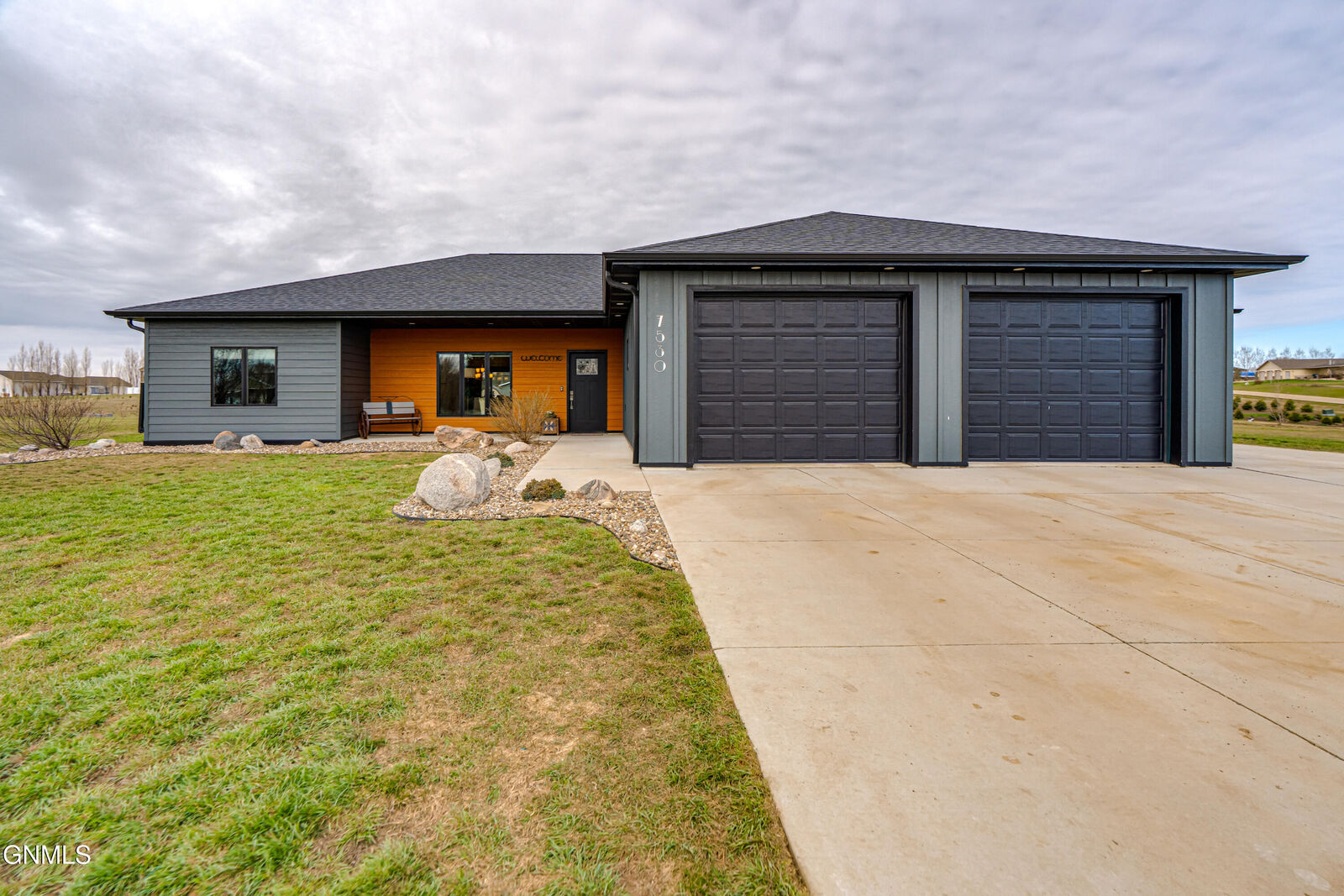 Property Photo:  7530 Scenic Hills Road  ND 58503 