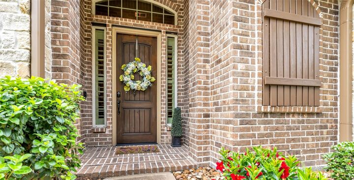 Property Photo:  46 Danby Place  TX 77375 