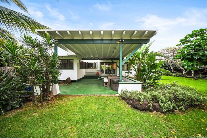 Property Photo: 380 Portlock Road HI 96825