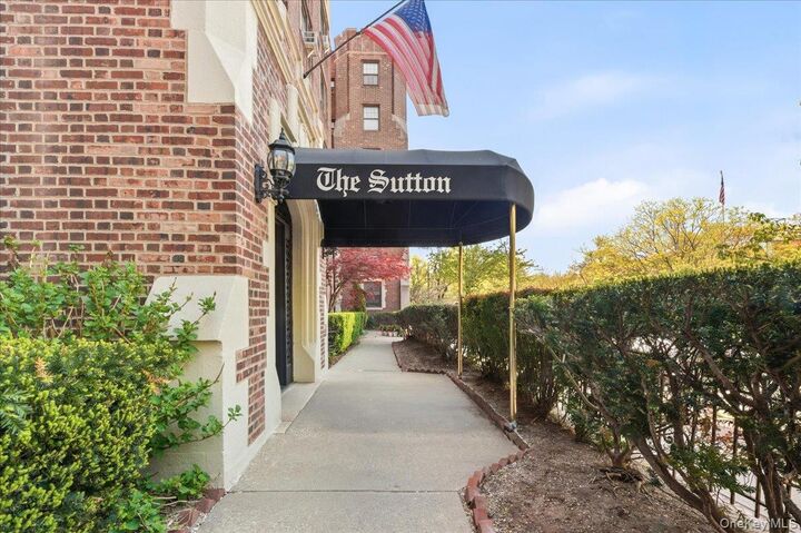 Property Photo: 109-14 Ascan Avenue 2P NY 11375