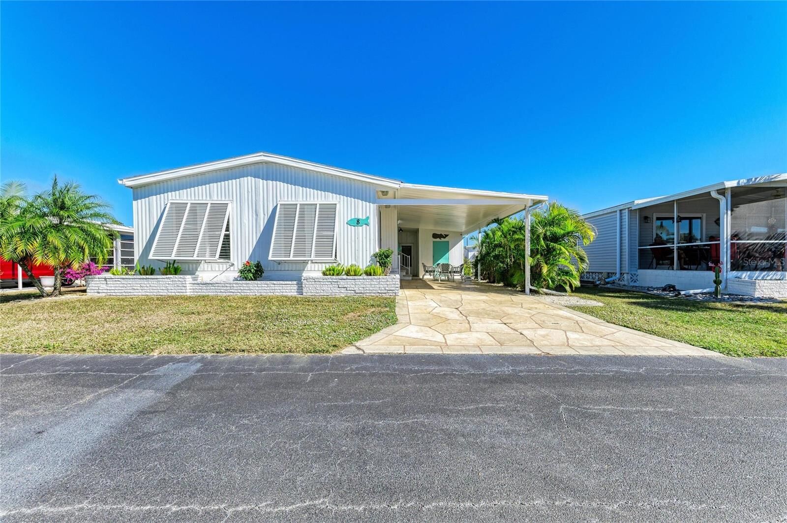 Property Photo:  8 S Buena Vista Avenue  FL 34223 