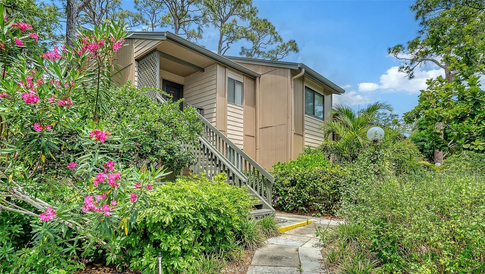 Property Photo:  1720 Glenhouse Drive 326  FL 34231 