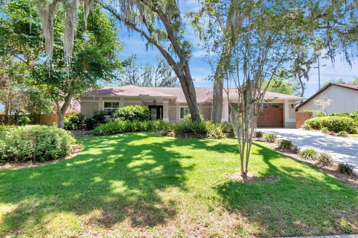 Property Photo:  2763 Buckhorn Oaks Drive  FL 33594 