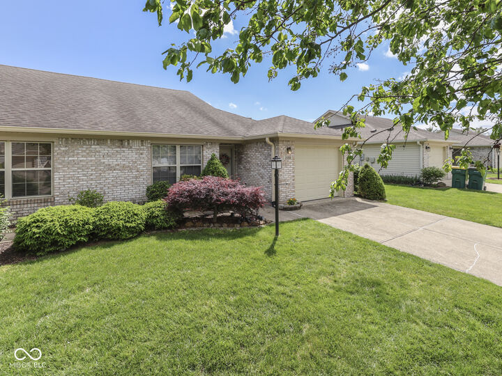 Property Photo:  2055 Pelican Drive  IN 46131 