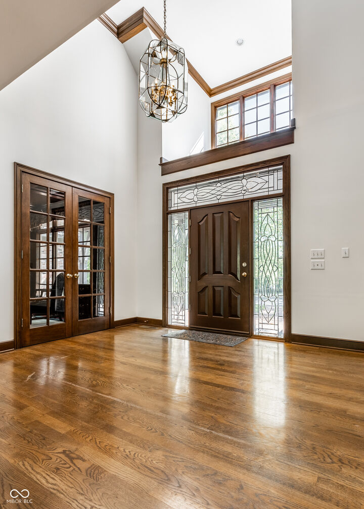 Property Photo: 14300 Oakbrook Court IN 46033