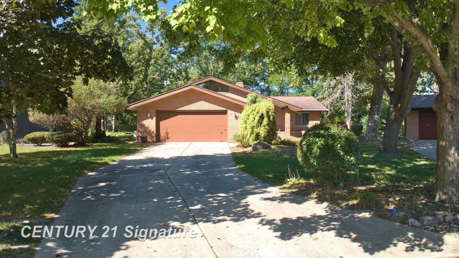 Property Photo:  47 Bretton Place  MI 48602 
