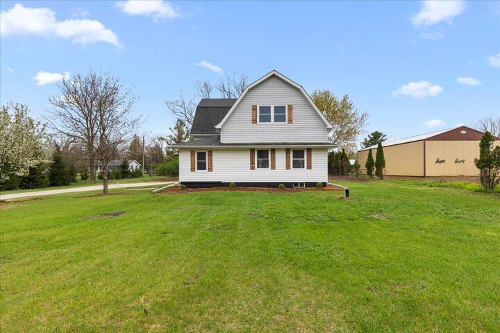 Property Photo:  2185 E Newark Dr  WI 53090 