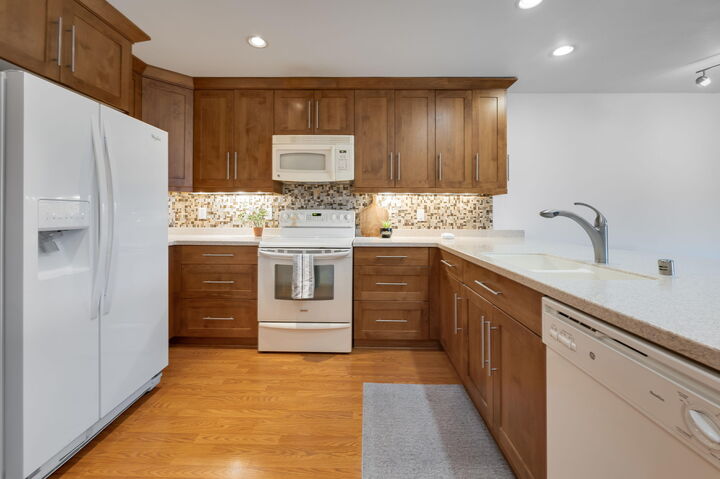 Property Photo:  1600 W Green Tree Rd 319  WI 53209 