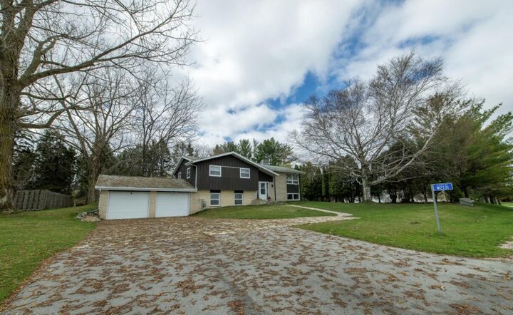 Property Photo:  W2131 Playbird Rd  WI 53083 