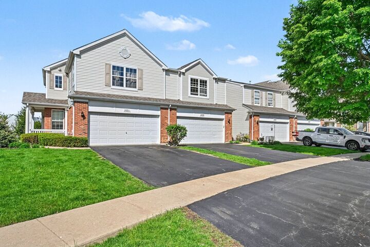 Property Photo: 1033 Heron Circle IL 60431