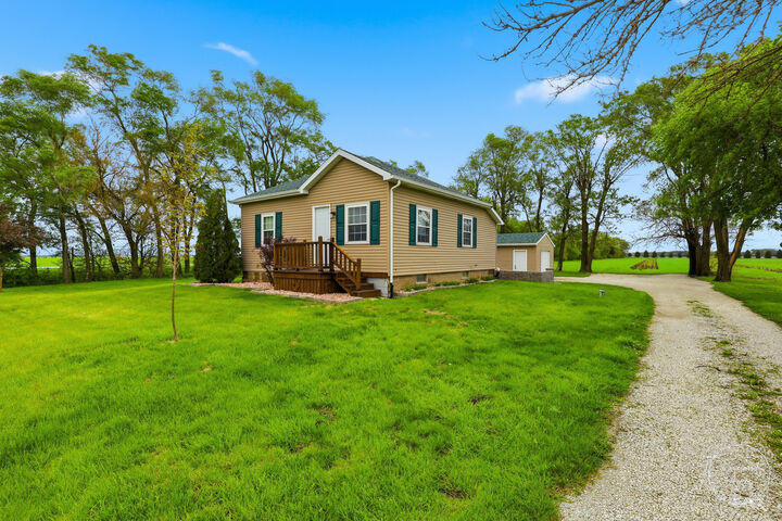 Property Photo: 3029 S 8500 E Road IL 60964