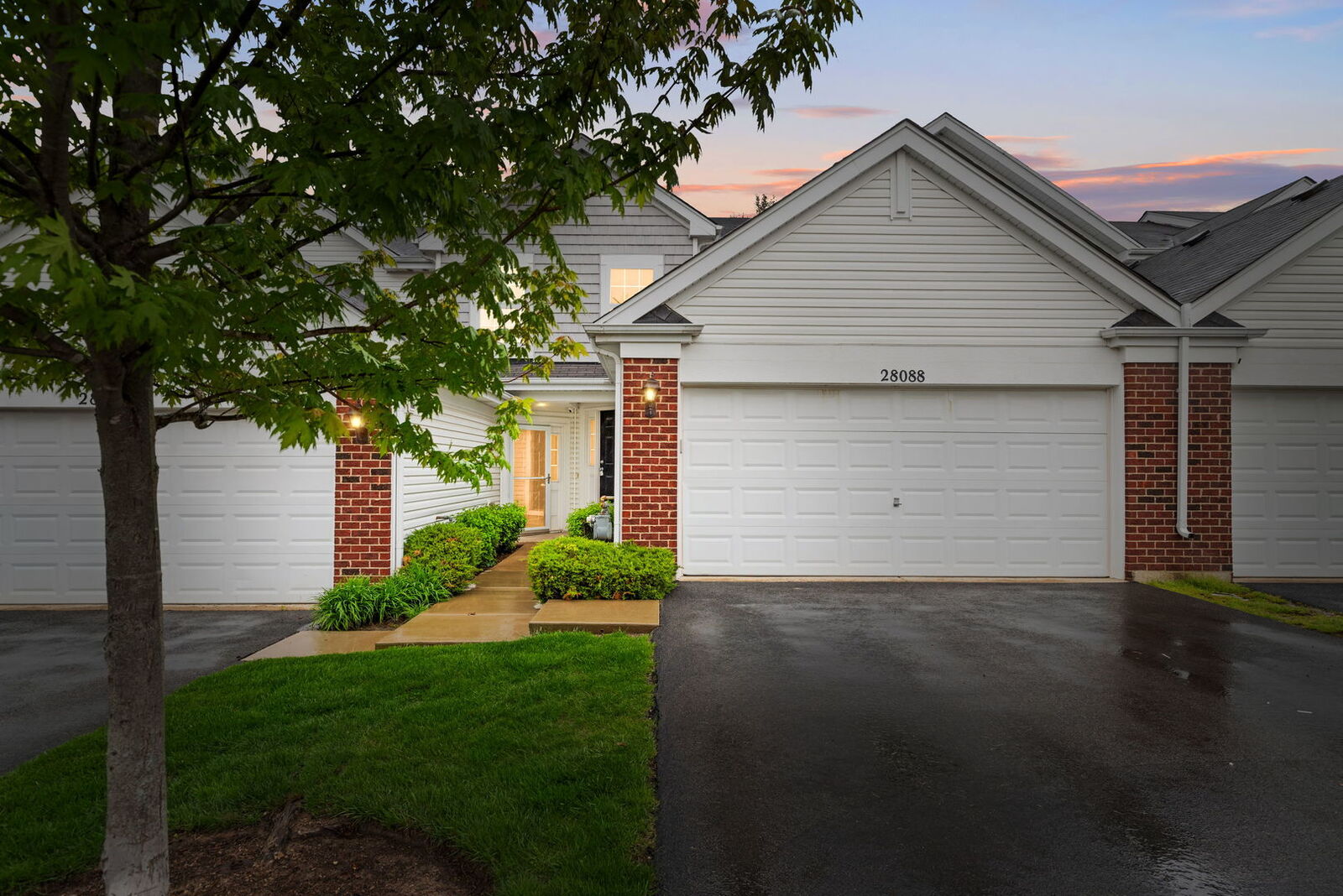 Property Photo:  28088 W Niagara Street  IL 60051 