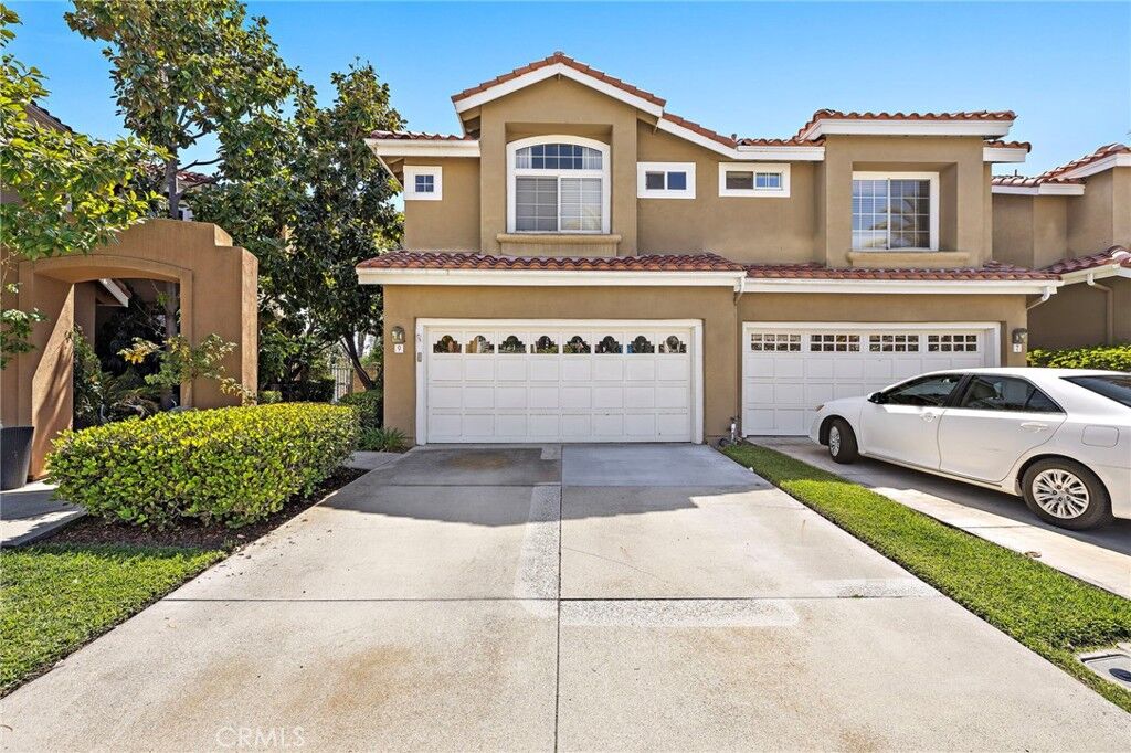Property Photo:  9 Matisse Circle 5  CA 92656 