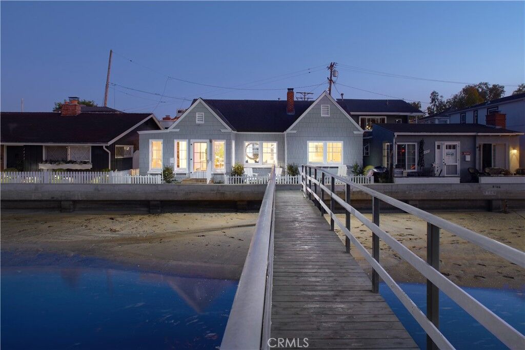 Property Photo:  1407 N Bay Front  CA 92662 