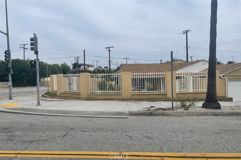Property Photo: 12108 Springview CA 90604