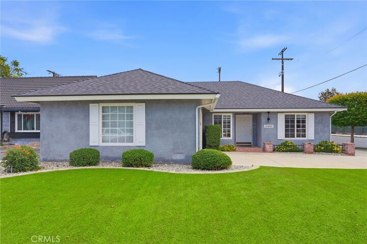 Property Photo:  10400 Hanna Avenue  CA 91311 