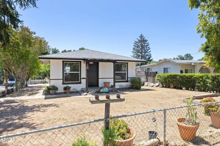 Property Photo:  208 W Oak View Avenue  CA 93022 