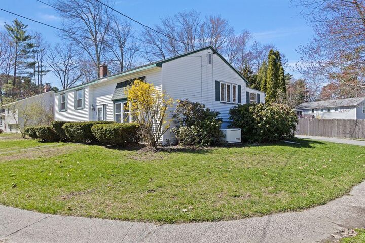 Property Photo:  33 Sokokis Street  ME 04106 