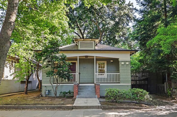 Property Photo:  2306 D Street  CA 95816 