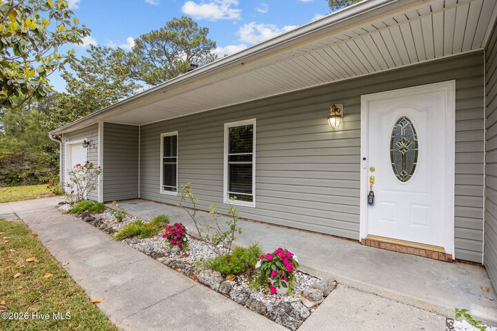 Property Photo:  101 Eastview Court  NC 28546 