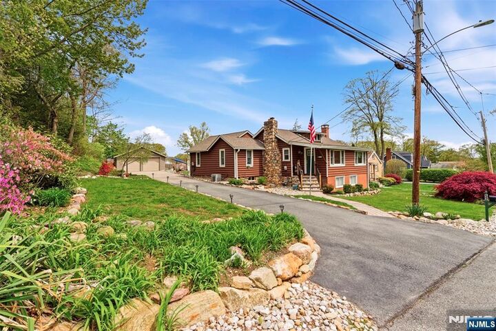 Property Photo:  52 Cascade Way  NJ 07405 