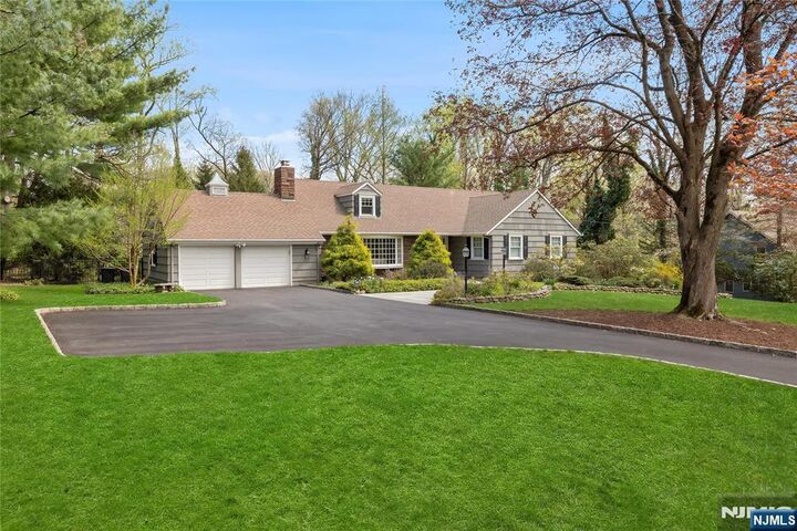Property Photo:  20 Deerhorn Trail  NJ 07458 