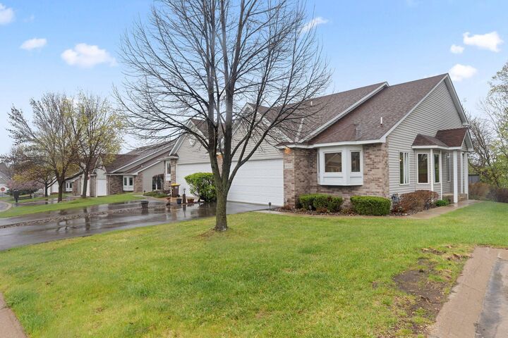 Property Photo:  14327 Savanna Oaks Drive  MN 55378 