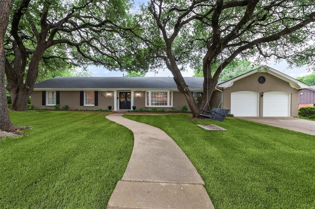 Property Photo:  6041 Wimbleton Way  TX 76133 