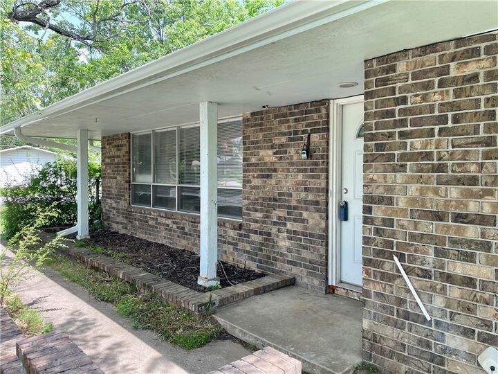 Property Photo:  1607 McRay Avenue  AR 72762 
