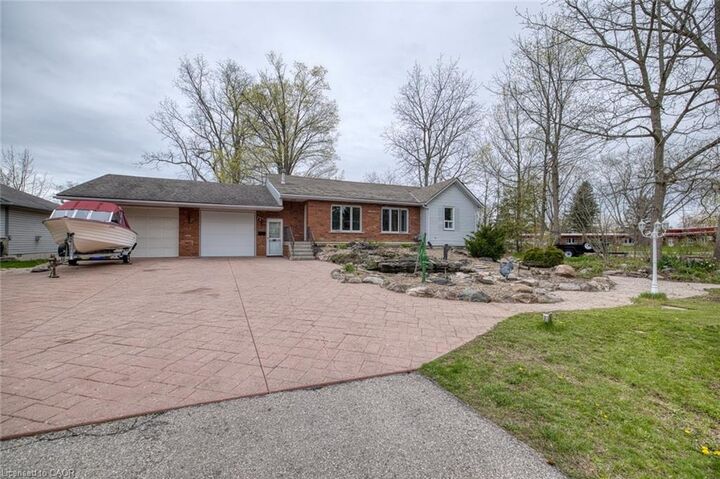 Property Photo: 638 Broad Street W ON N1A 1T7