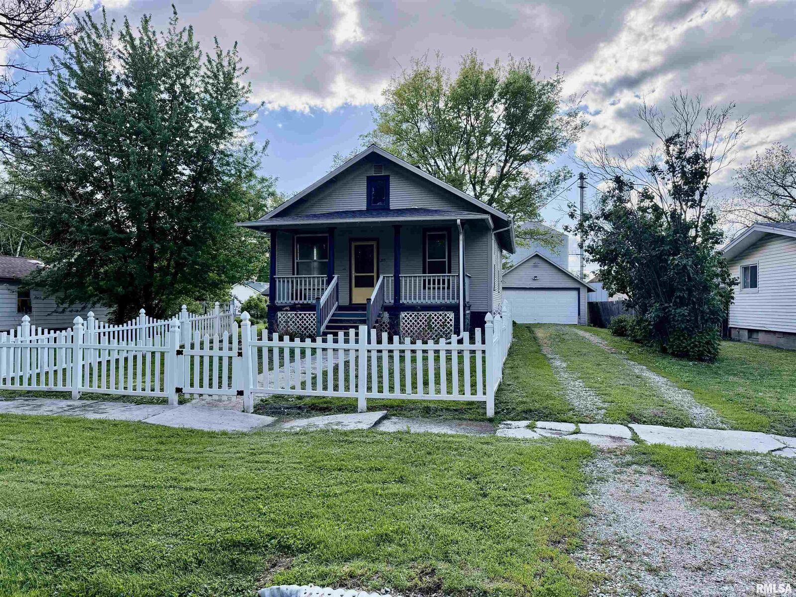 Property Photo: 215 S Fulton Street IL 61415