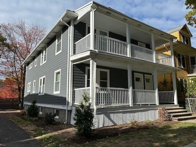 Property Photo:  86 Aberdeen 2  MA 02138 