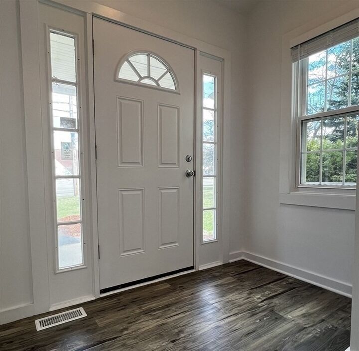 Property Photo:  292 Great Rd 1  MA 01720 